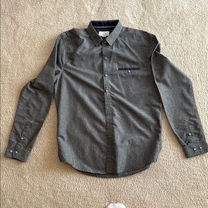 Men's Gray Button-Up Shirt